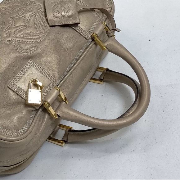 Loewe Gold Hand Bag - Picture 2 of 9